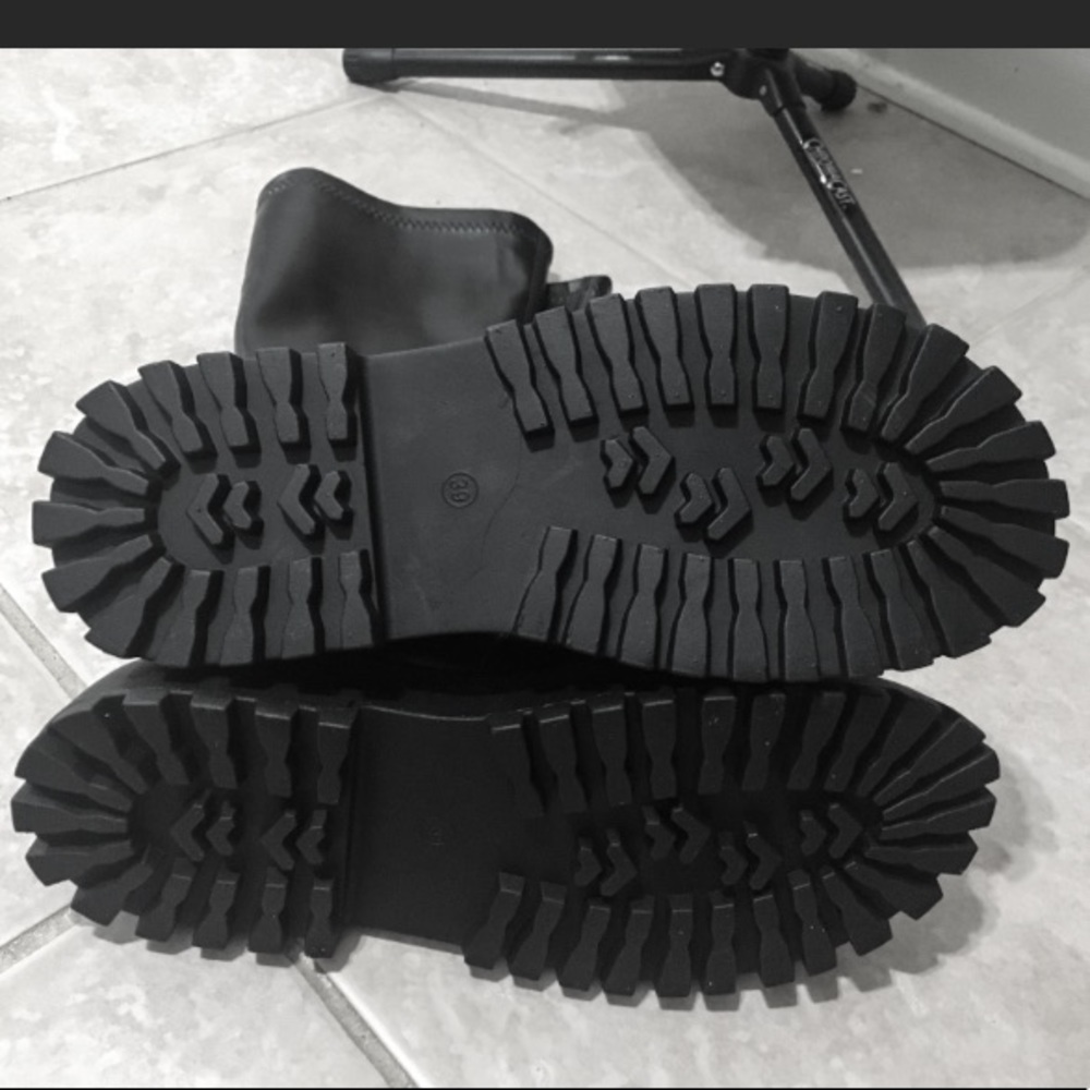 SOLD ON DEPOP - Picture 6 of 6